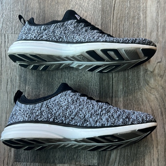 Apl Shoes Black TechLoom Phantom Running Shoes Sneakers Size 7.5 Lightweight - Picture 9 of 12